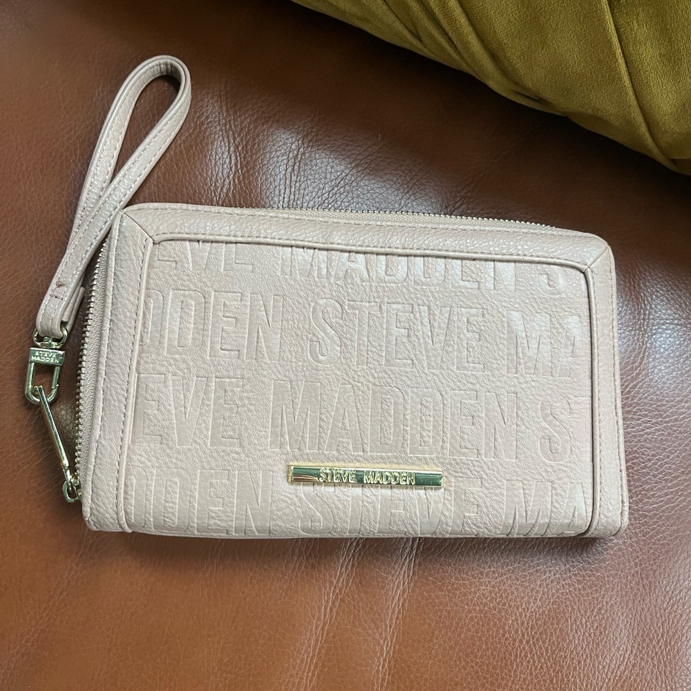 Steve Madden clutch